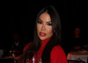 Influenciadora brasileira morre após cair do 27º andar de prédio em Dubai; polícia investiga o caso