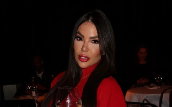 Influenciadora brasileira morre após cair do 27º andar de prédio em Dubai; polícia investiga o caso