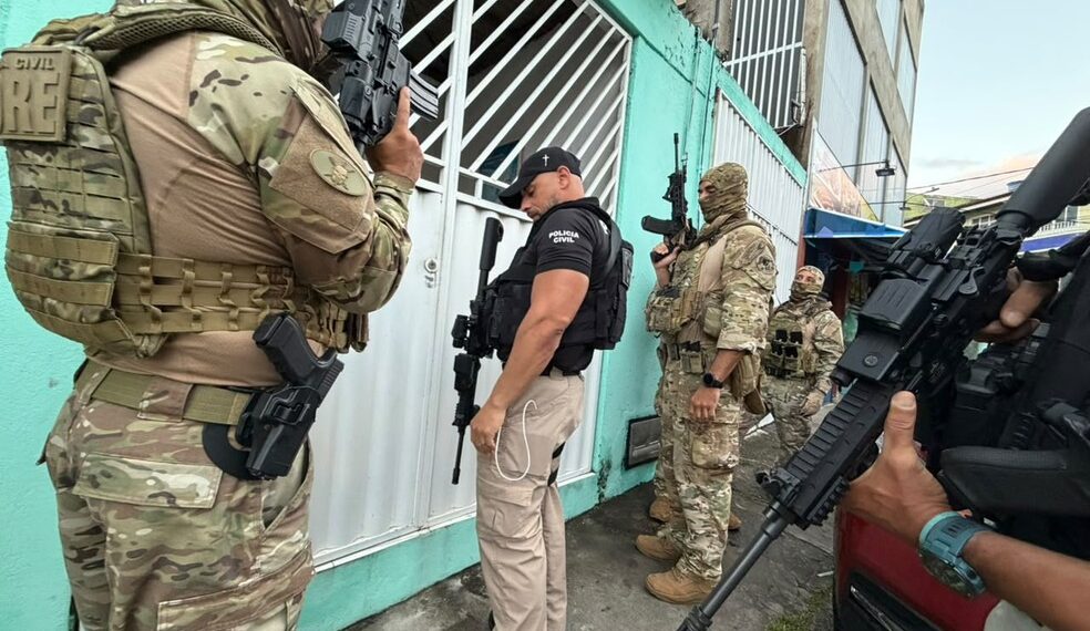 Mais de 20 pessoas são presas durante operação contra facções criminosas que atuam de dentro do sistema prisional na BA