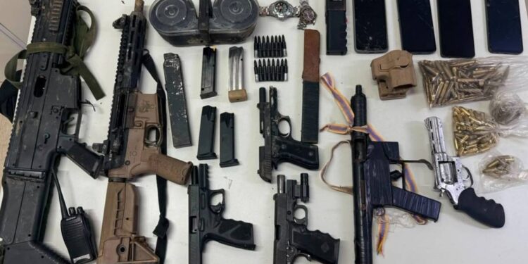Troca de tiros em ação policial termina com quatro mortos e um preso em Salvador