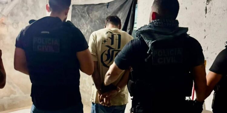 Homem que se masturbou em academia tentou fugir, atacou policiais com escombros e ficou em silêncio durante depoimento