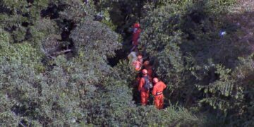 Quatro morrem em queda de helicóptero perto da Vista Chinesa, na Zona Sul do Rio