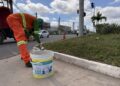 Prefeitura inicia serviços de pintura e sinalização em ruas que receberam nova pavimentação