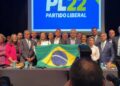 Flávio Bolsonaro anuncia deputado Alfredo Gaspar como vice na chapa dele à Presidência