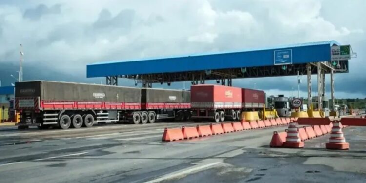 Dnit contrata empresa por pregão para operação de tráfego em 676 km das BRs-116 e 324 na Bahia