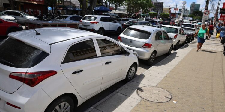 Zona Azul de Feira de Santana é leiloada na Bolsa de Valores; entenda como vai funcionar o sistema