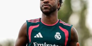 Vini Jr. acerta renovação de contrato com o Real Madrid