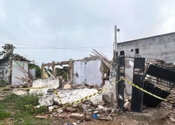 Explosão de botijão de gás deixa três feridos e atinge casas em Santo Antônio de Jesus