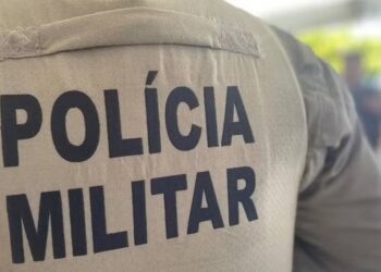 Policial reage a assalto e mata suspeito com tiro em Salvador, diz PM