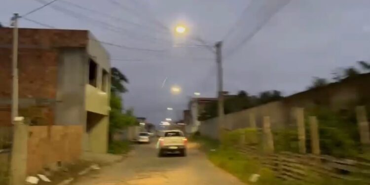 Seis pessoas são presas em operação contra grupo que vendia armas e drogas por delivery na Bahia