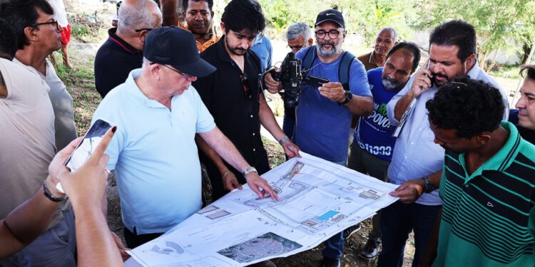 Começa construção de moderna praça do conjunto Homero Figueiredo