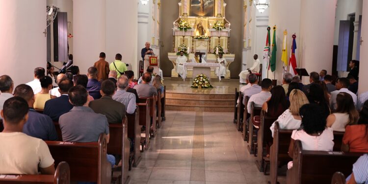 Missa solene reúne autoridades em homenagem aos 193 anos de Feira de Santana