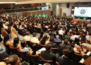Feira de Santana reconhece mérito de cidadãos que contribuem para o desenvolvimento do município