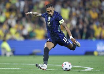 Raphinha é cortado da Seleção e não viaja para amistoso com a Índia