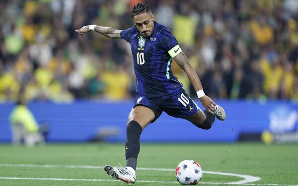 Raphinha é cortado da Seleção e não viaja para amistoso com a Índia