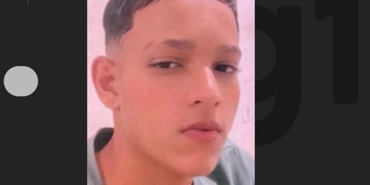 Adolescente de 16 anos morre após cair de motocicleta em avenida na Bahia