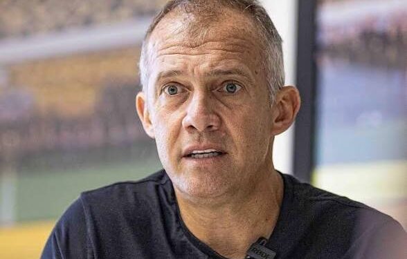 Inter anuncia Eduardo Baptista como técnico até o fim de 2026