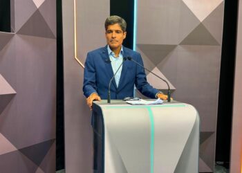 ACM Neto cobra Jerônimo Rodrigues por ausência em debate e promete transformação na qualidade de ensino da Bahia