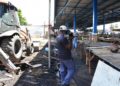 Sesp realiza trabalho para eliminar focos remanescentes de incêndio na Feirinha da Estação