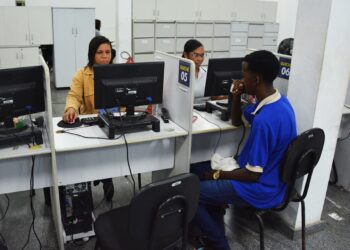 Motorista carreteiro tem 30 vagas entre as 234 oportunidades da Casa do Trabalhador