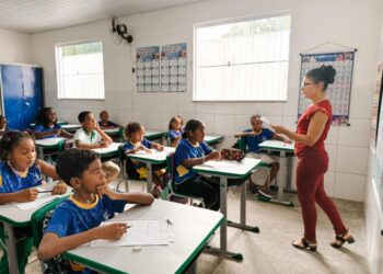 Reposição de aulas na rede municipal será iniciada no dia 7 de novembro, decide CME