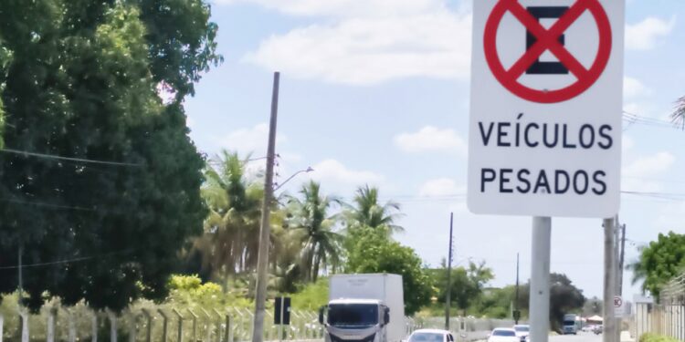 SMT cria serviço específico para ampliar fiscalização de tráfego e estacionamento indevidos de veículos pesados