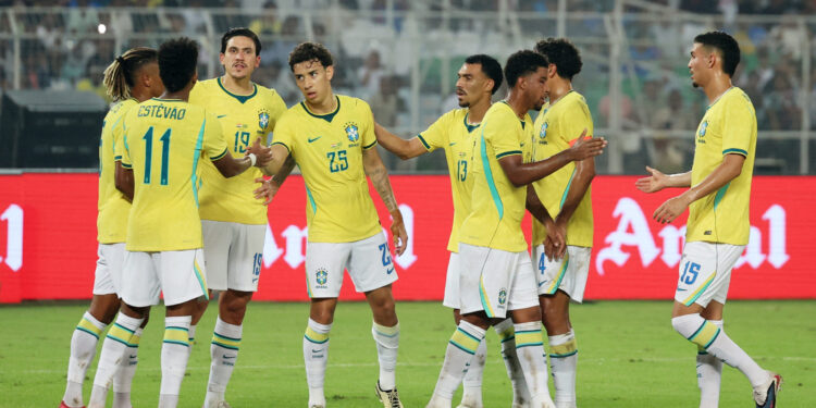 Brasil passeia, goleia Índia e termina Super Data Fifa com invencibilidade