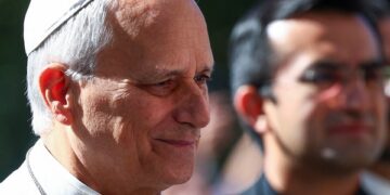Papa Leão XIV é diagnosticado com câncer e tem parte do pulmão removido