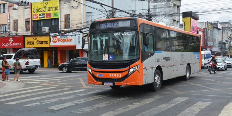 Feira de Santana terá frota de ônibus equivalente à de dia útil no domingo de eleição