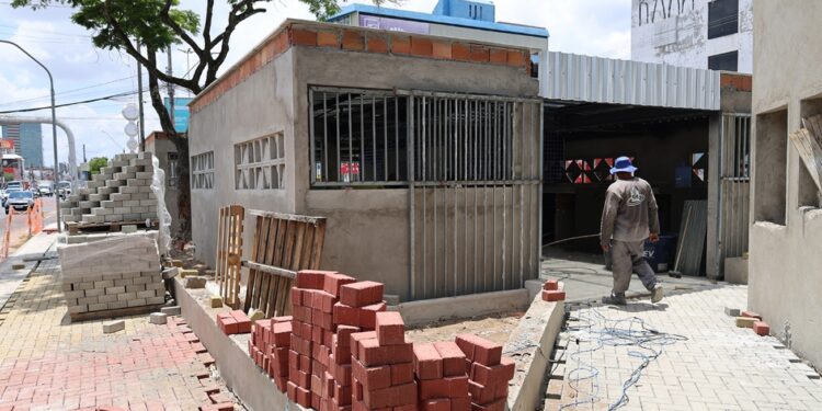 Obras de requalificação da Praça dos Sapateiros entram na reta final