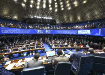 Em vitória de Lula, Senado aprova PEC do fim da escala 6×1 e trabalhador terá dois dias de folga por semana