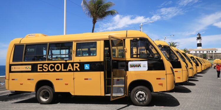 Milagres e Barra recebem ambulância de emendas do Deputado Binho Galinha