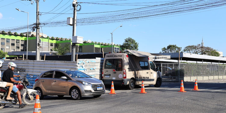 Feira de Santana inicia montagem de camarotes e entra no clima da Micareta 2026