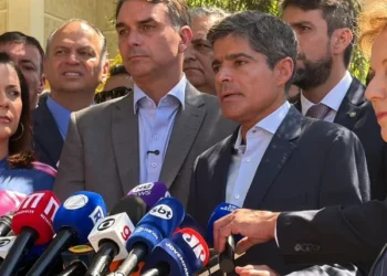 ACM Neto anuncia apoio a Flávio Bolsonaro e promete mobilização na Bahia: ‘Precisamos mudar o nosso País’