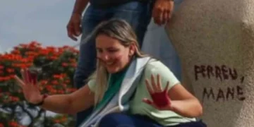 Baiana condenada a 14 anos pelo 8 de Janeiro, Débora do Batom recebe autorização de Moraes para ir ao semiaberto