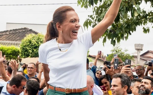 Esposa de candidato a presidente, baiana de Feira de Santana é eleita senadora com mais de um milhão de votos