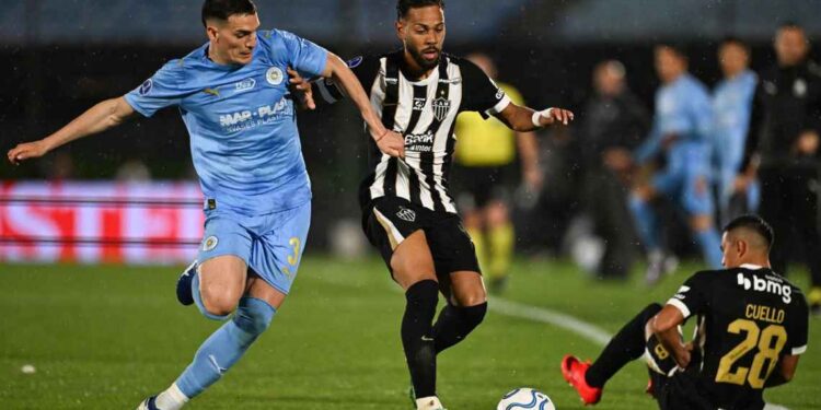 Atlético-MG leva susto no fim e perde para o Montevideo City Torque, mas vai à final da Sul-Americana contra o Boca Juniors