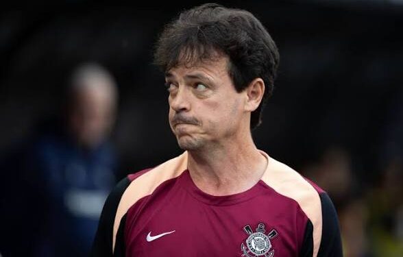 Corinthians demite o técnico Fernando Diniz