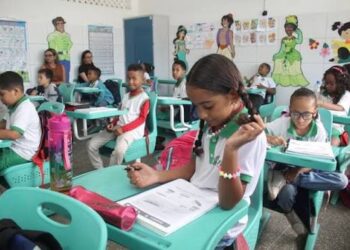 Câmara aprova mudanças no Sistema Municipal de Educação e cria Política de Alfabetização em Feira de Santana