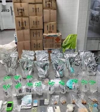 PM apreende arma e drogas e recupera três veículos em Feira de Santana durante ações no final de semana