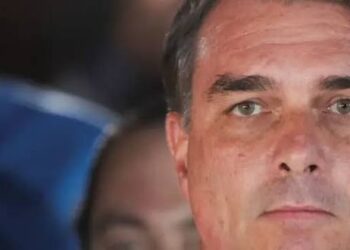 Aliado de Trump diz que Flávio Bolsonaro chegou aos EUA