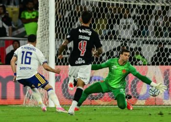 Vasco joga mal, não aproveita vantagem da ida e é eliminado pelo Boca Juniors
